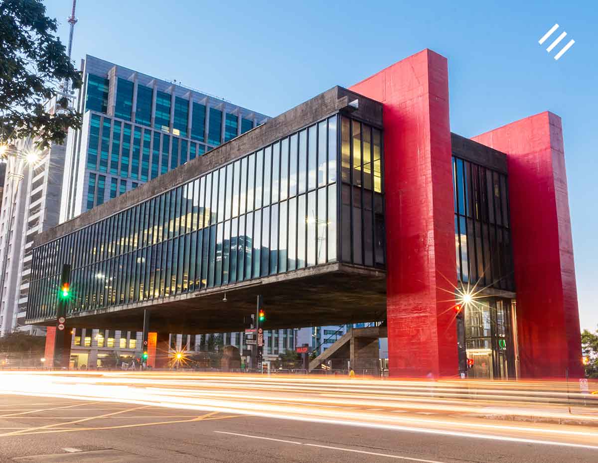 Fachada do Museu de Arte de São Paulo, projetado por LIna Bo Bardi em arquitetura brutalista