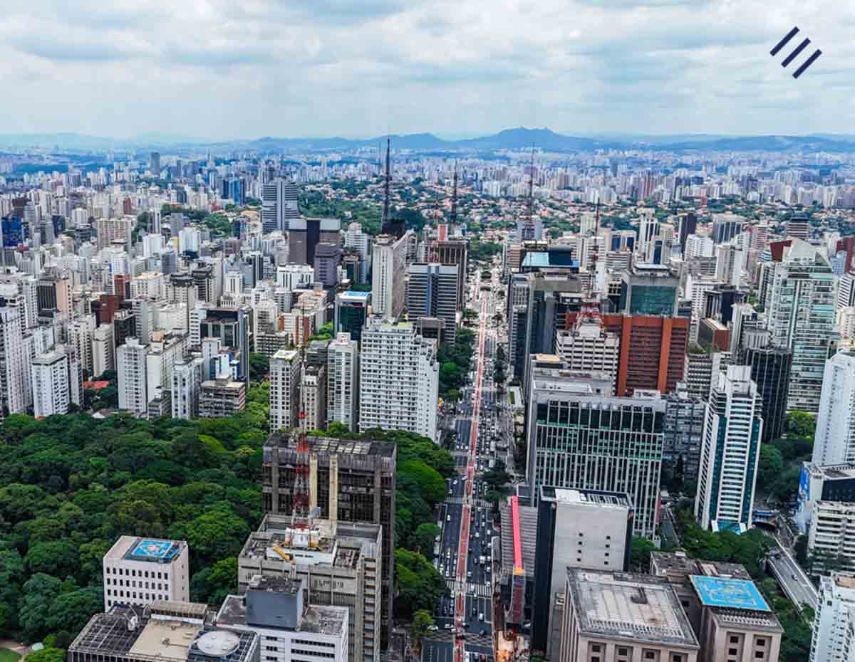 Imagem aérea da região sul de São Paulo, ótima opção em investimento imobiliário