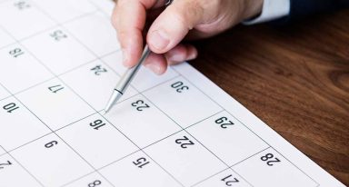 Calendário de novembro e dezembro, melhores meses para comprar apartamentos.