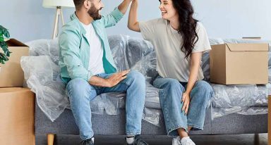 Exemplo de casal em seu primeiro imóvel