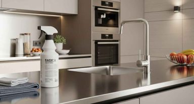 Bancada de inox em cozinha, peça necessária de limpeza