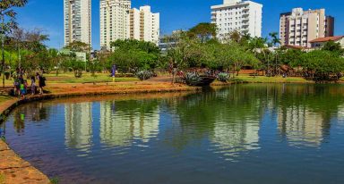 Vista de parque na cidade de Anápolis.