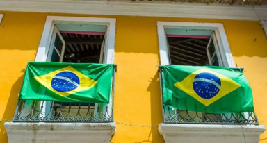 Bandeiras do Brasil em Varanda durante Copa do Mundo