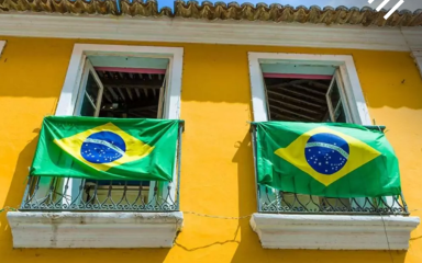 Bandeiras do Brasil em Varanda durante Copa do Mundo