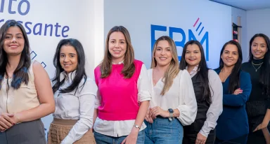 Mulheres que fazem parte do time EBM, público alvo do outubro rosa